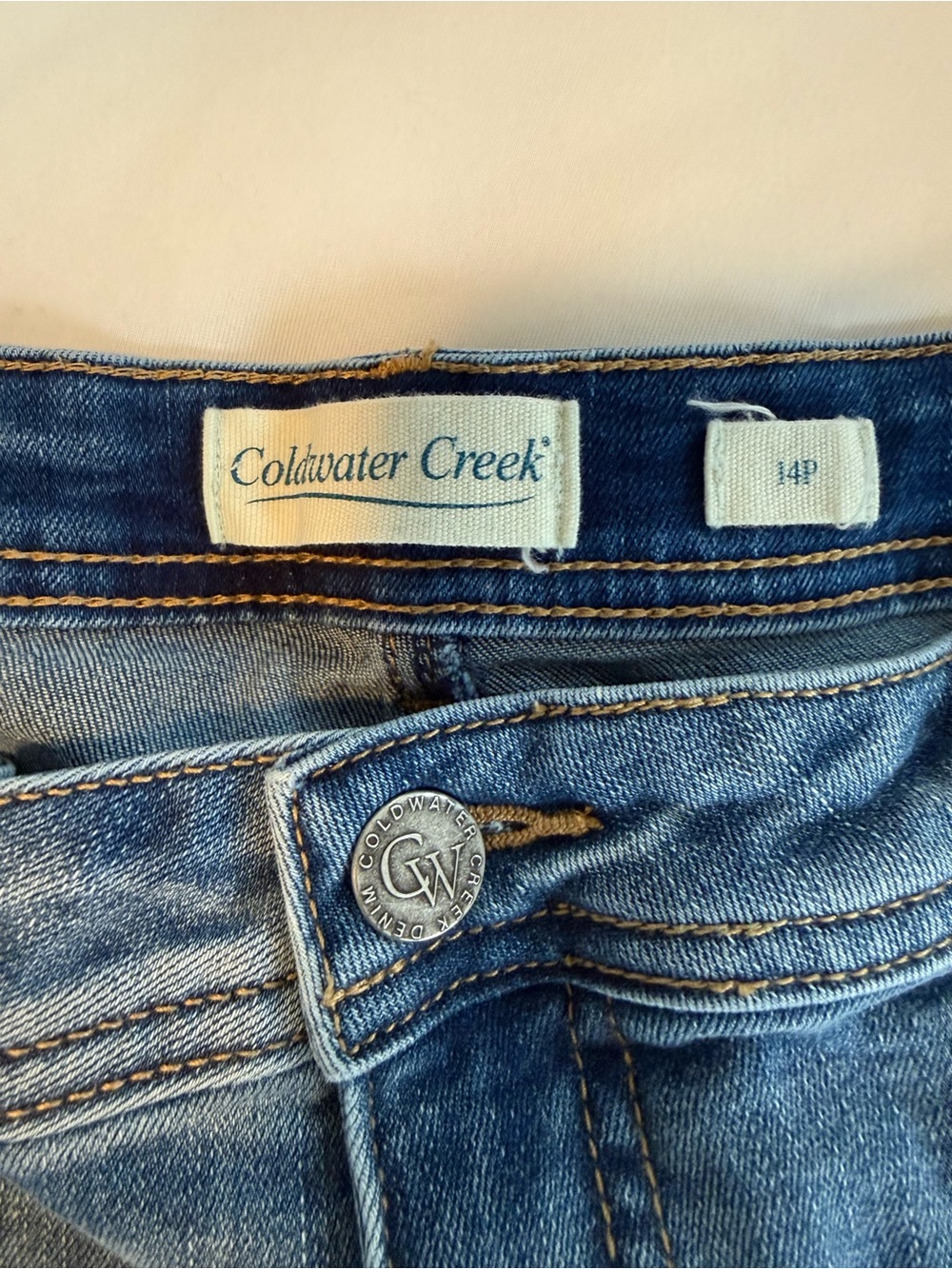 Colwater Creek Wildflower Embroidered crop Jeans, Size 14P, Great Condition - Picture 7 of 11